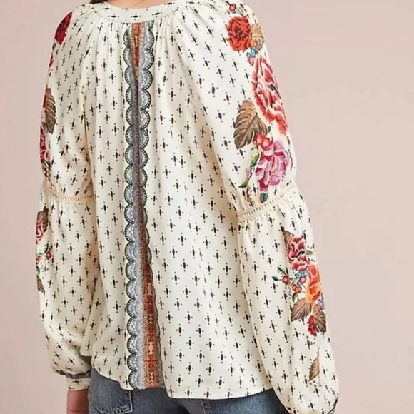 Farm Rio Anthropologie Diana Ivory Floral Print Peasant Tassel Top Size Small - Picture 3 of 8